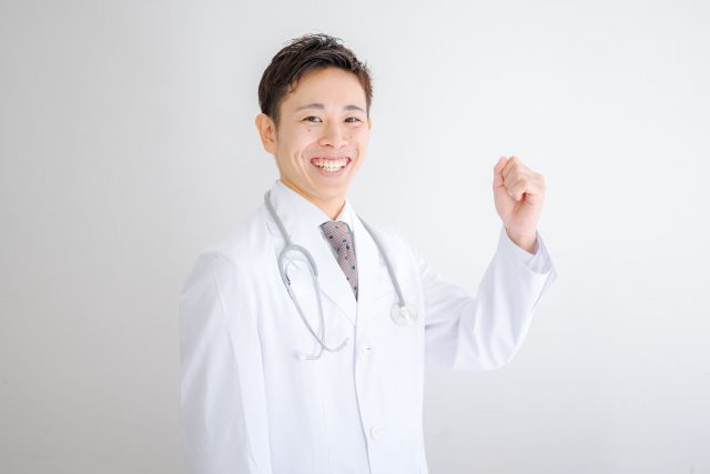 医師の年収は開業医でどう変わる？勤務医との比較データと失敗を防ぐ3つの成功戦略