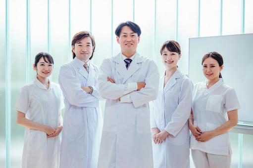 【開業医必見】医療モールとは？メリット・デメリットから失敗しない物件選びのコツまで徹底解説