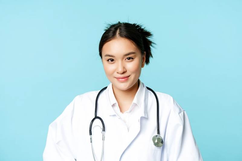 【女性医師のキャリアプラン】結婚・出産後も後悔しない医局離脱と両立のコツ